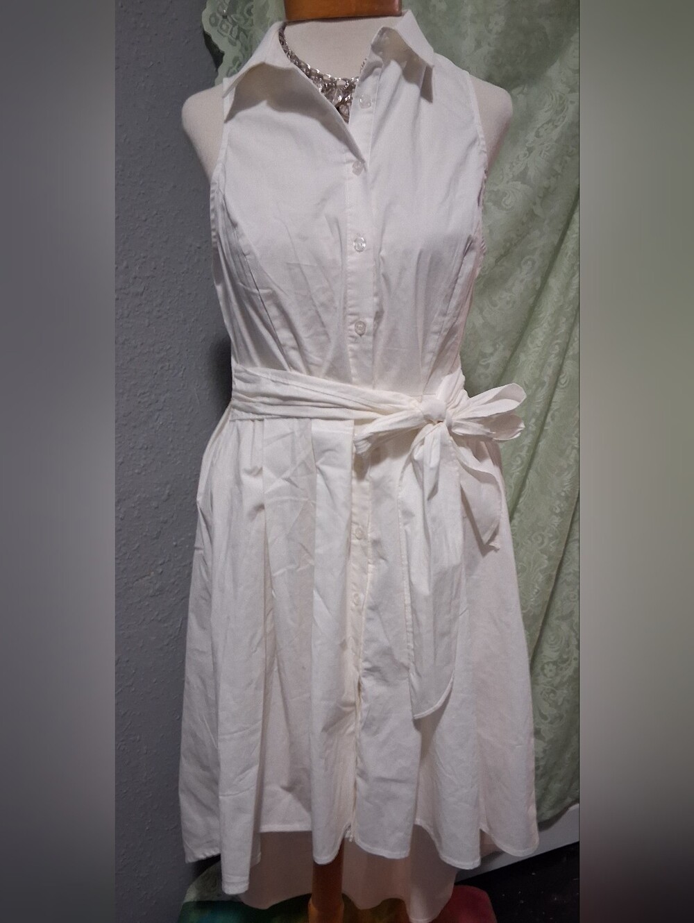 A. CALIN Sleeveless White High-Low Shirt Dress with Waist Tie